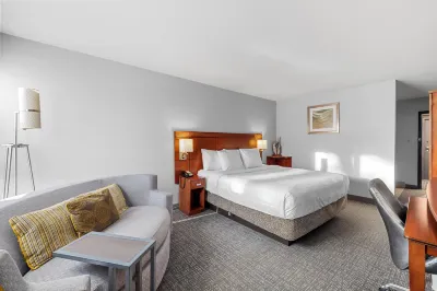 Riverside Hotel & Conference Center Hotel di 