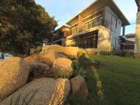 Riverawan Hotel