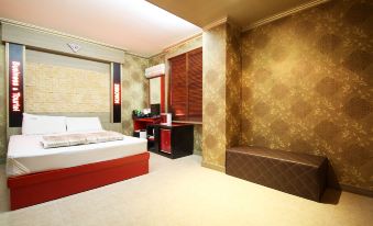 Brown Hotel - Housity