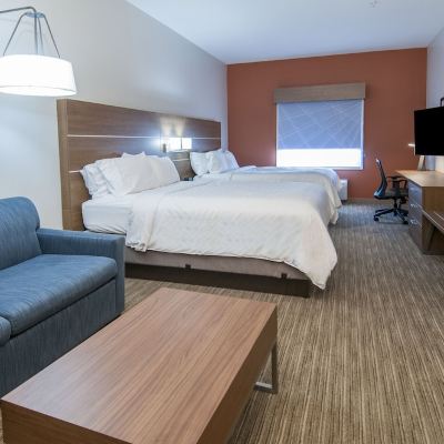 Suite with Two Queen Beds and Mobility Accessible Tub
