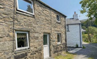 Ty Cynon - Housity