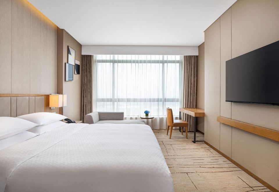 Four Points by Sheraton Shanghai KangqiaoDeluxe Double Room