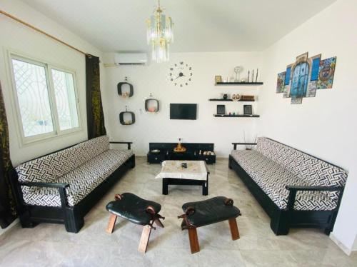 Un Emplacement Exceptionnel Two-Bedroom Apartment