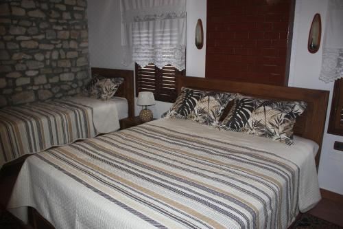 带私人外部浴室的三人房