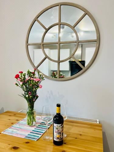 Blue Belgrave Three-Bedroom Apartment