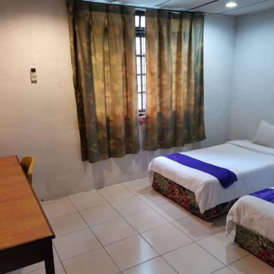 Bilik Deluxe 2 katil Single Kupon GW Furama Apartment