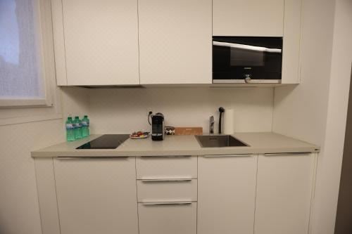 Taleda Apartments - Modern Apartments & Self Checkin in the Old Town One-Bedroom Apartment