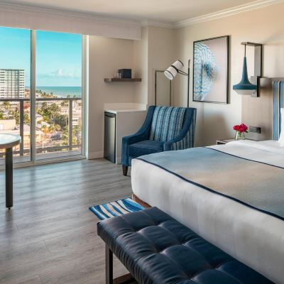 King Room with Partial Ocean View and Balcony Hollywood Beach Marriott Promo Code