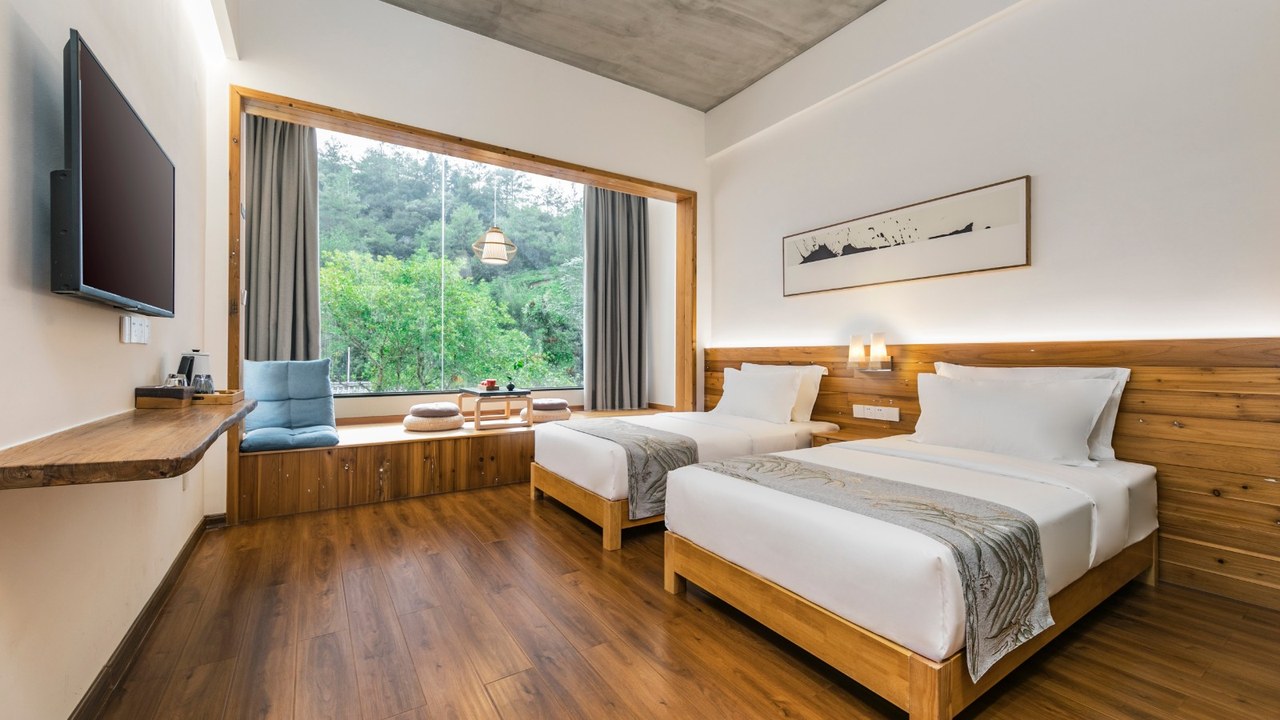 隅真?山景伴居双床房（落地宽幅观景台+新中式茶桌）