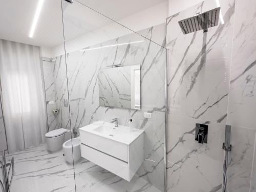 带阳台的三人房