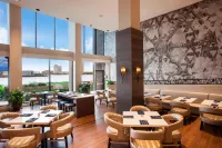Sheraton Norfolk Waterside Hotel