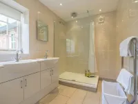 Pigsty Cottage - Luxurious apartment within orangery 멜크샴 호텔