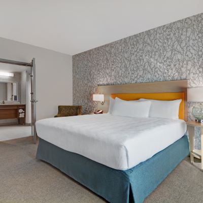 1King Mobility/Hearing Access Tub Suite N/s Home2 Suites by Hilton Largo Promo Code