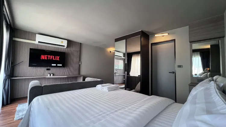 สตูดิโอพรีเมี่ยม