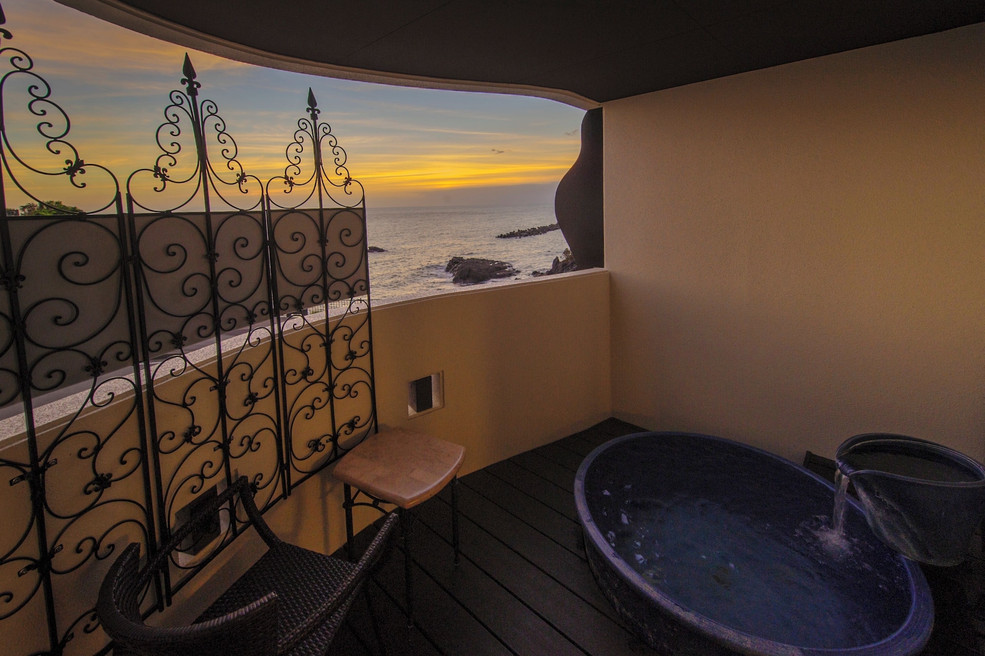 【二楼角落大床房】带温泉露天浴池的客房※可携带宠物