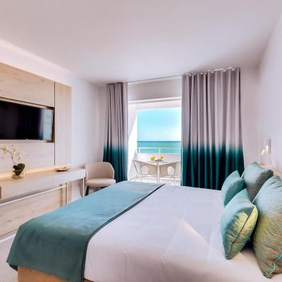 Double or Twin Room with Balcony and Sea View Hotel Sol e Mar Promo Code