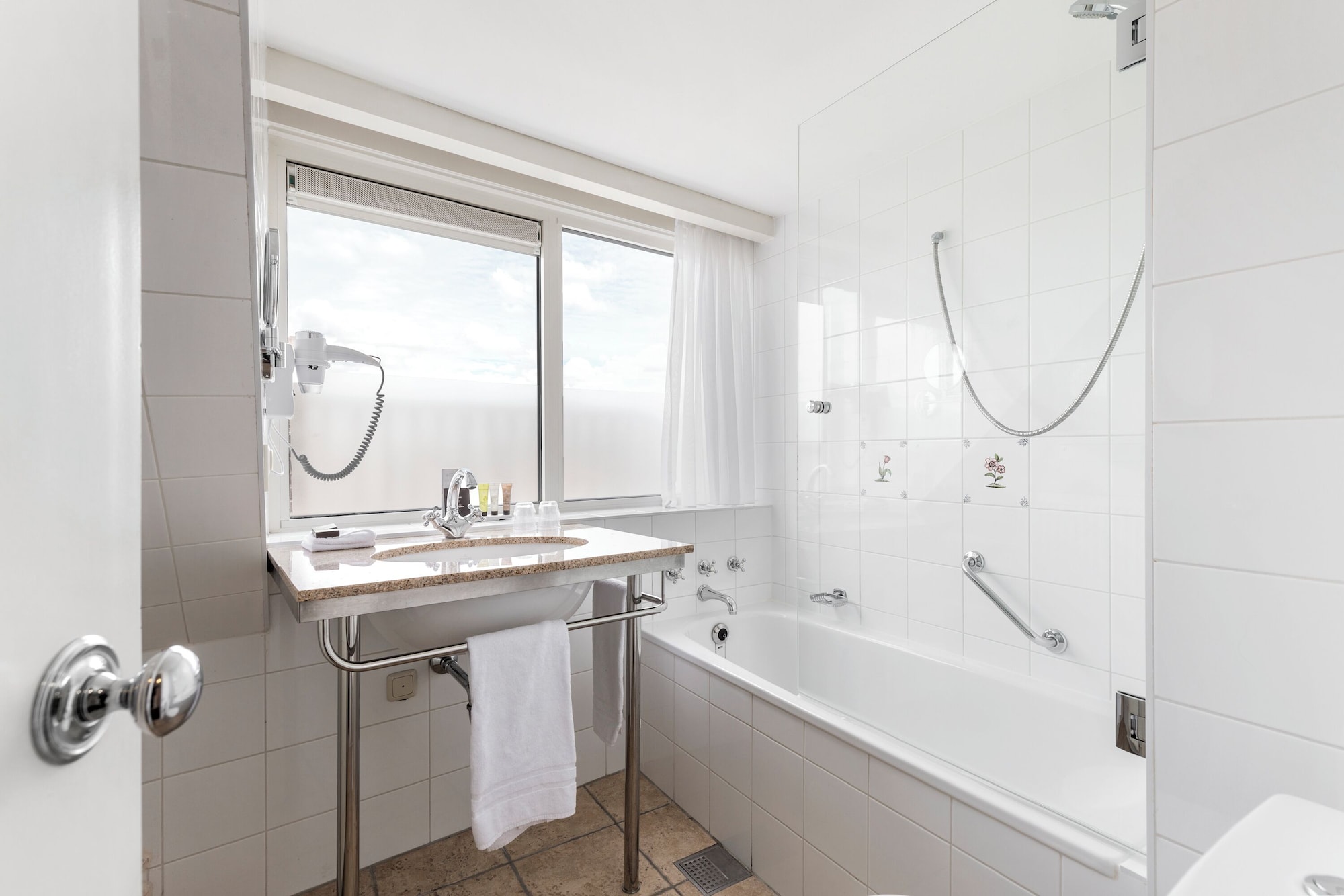 高级大床间 - 带阳台