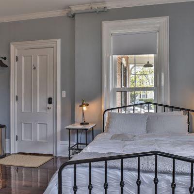 Deluxe Double Room The Burrell House Promo Code
