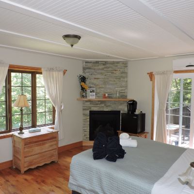 Signature Suite, 1 Queen Bed, Jetted Tub Auberge & Spa Beaux-Rêves Promo Code