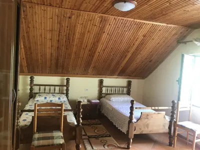 Guest House Adriatiku Отели в г. 