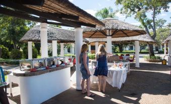 Sunbird Livingstonia Beach Hotel - Housity