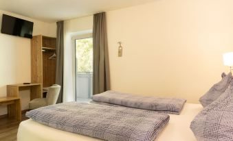 B&B Hotel Sonneck - Housity