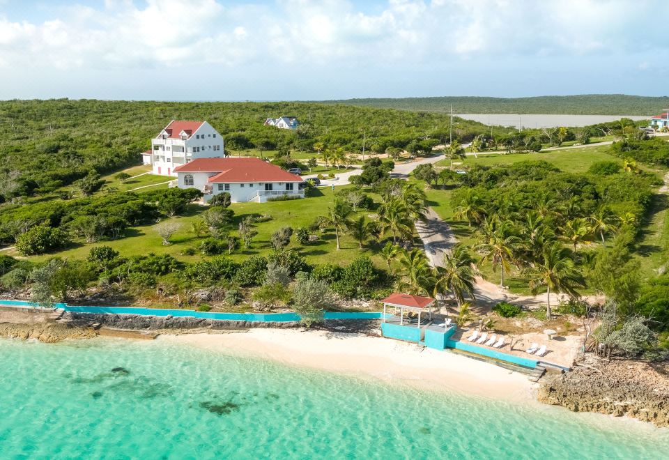 Gems at Paradise Beach Hotel - Housity