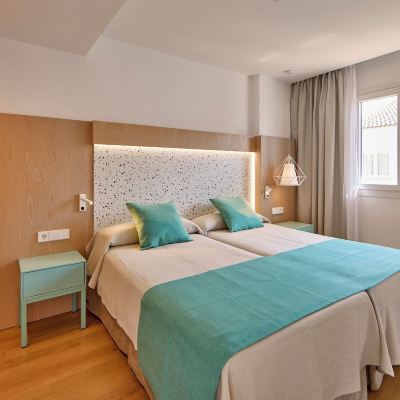 One-Bedroom Apartment with Balcony Universal Aparthotel Elisa Promo Code