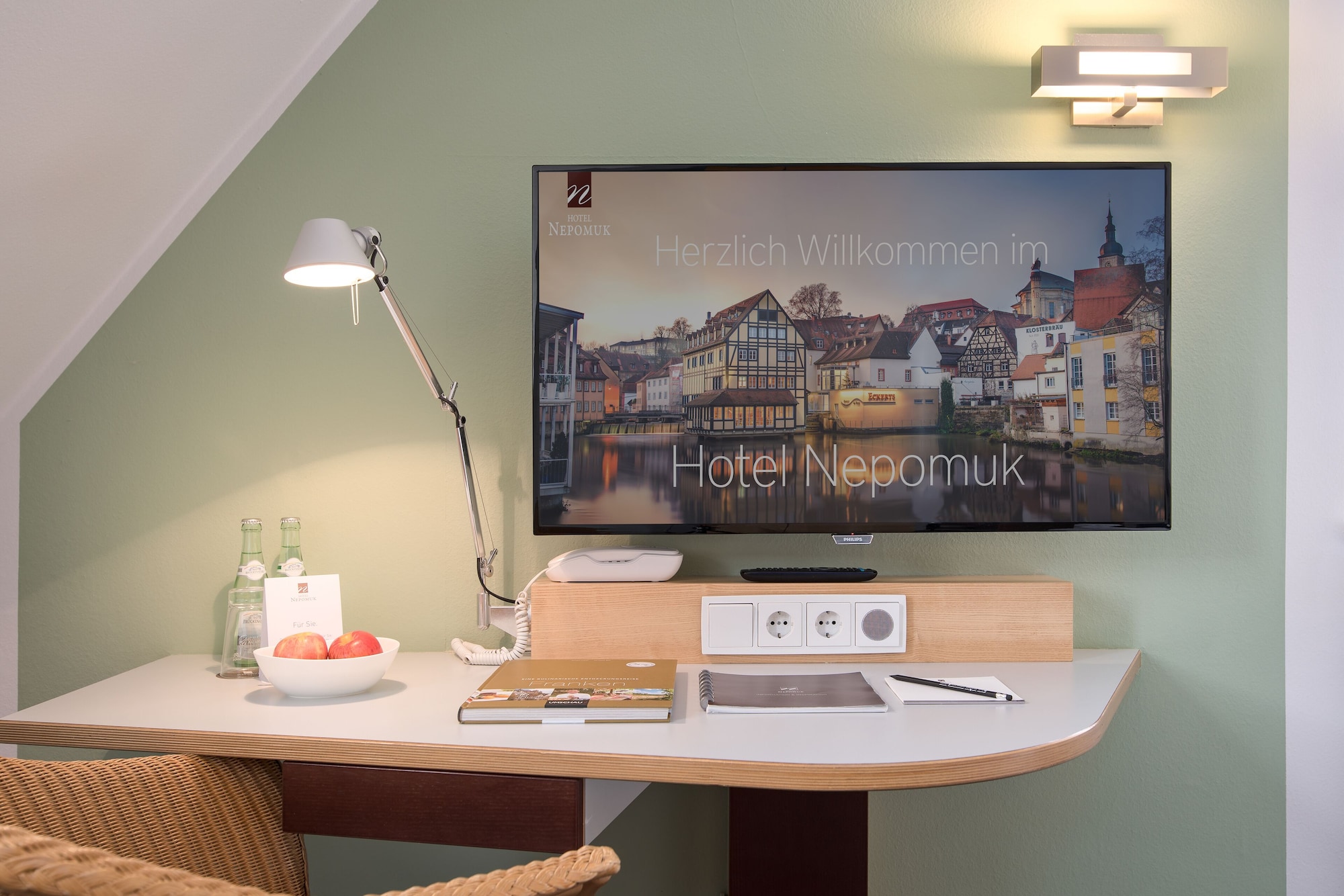 奢华双床房， 2 张单人床，河景