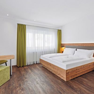 Grand Studio, Non Smoking Hotel Zeppelin Promo Code