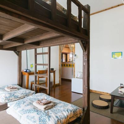 Comfort Room All Friends Promo Code