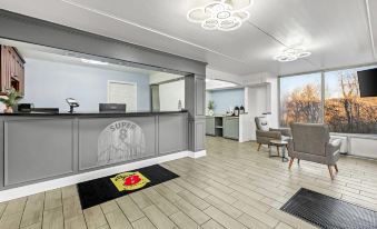 Super 8 by Wyndham Kingsport - Housity