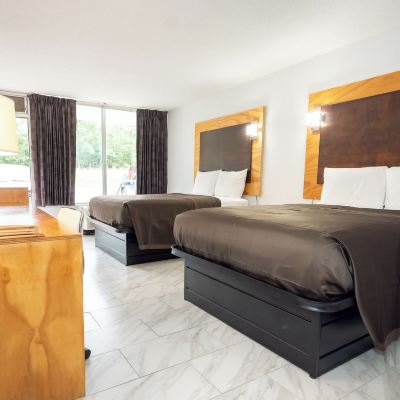 Queen Room with Two Queen Beds - Non-Smoking Hotel Lexihill Promo Code