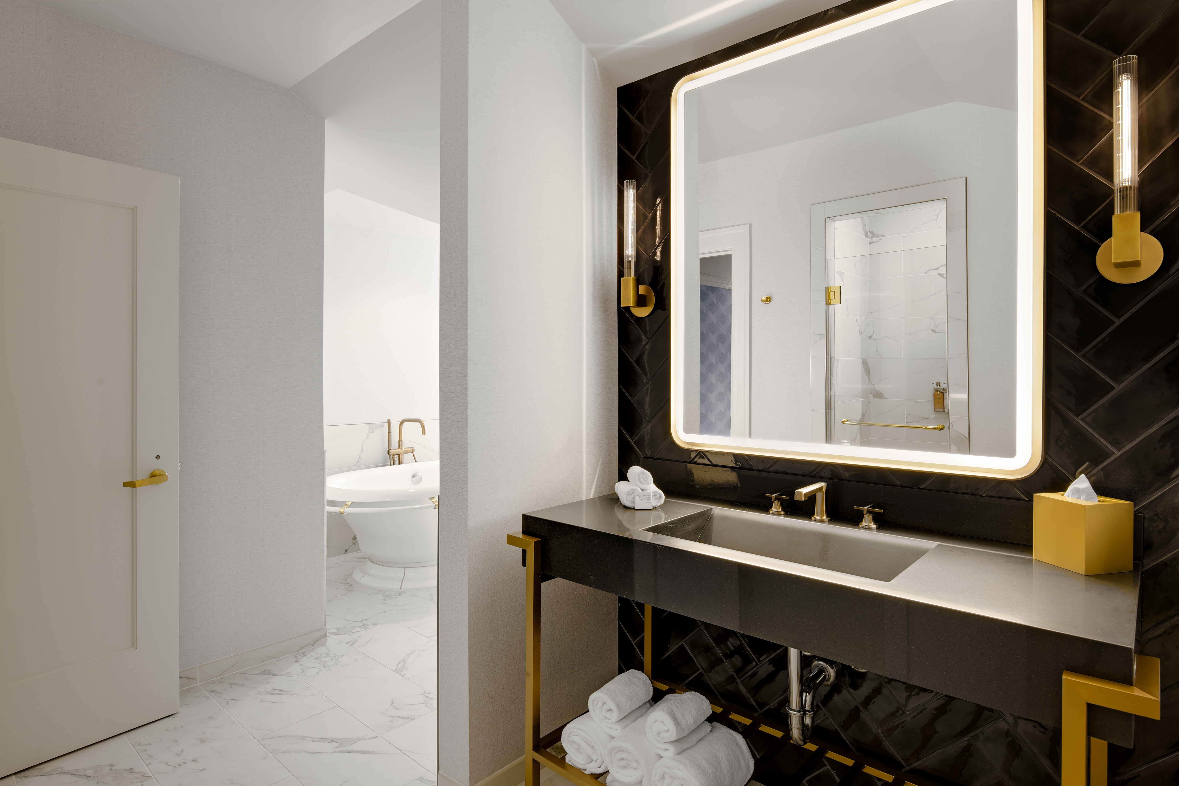 大厦套房带阳台