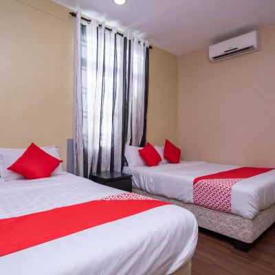 Suite Premium Kupon OYO 614 D'Pinetrees Hotel