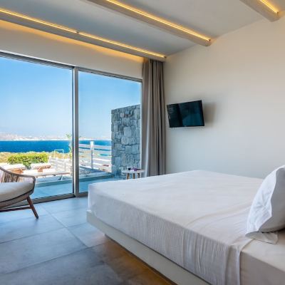 Family Suite Sea View with Private Pool
