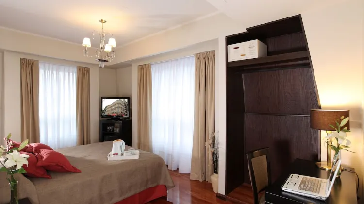 Europlaza Hotel & Suites 外観