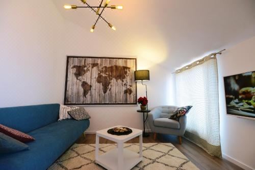 带露台的两卧室豪华海景公寓