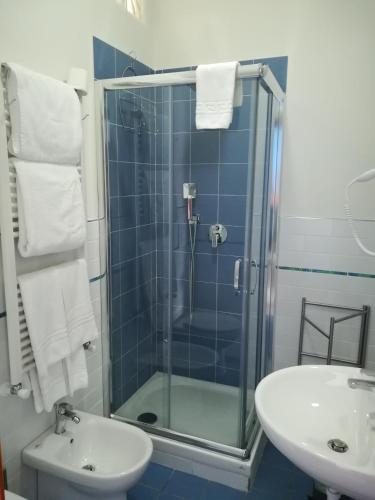 双人房（带独立浴室）