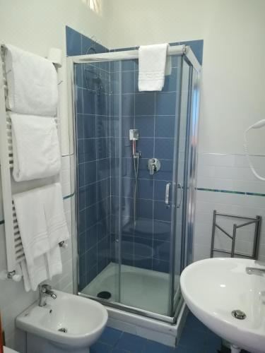 双人房（带独立浴室）