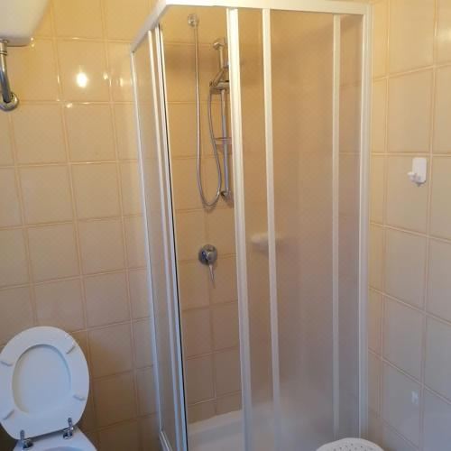 标准三人一室公寓