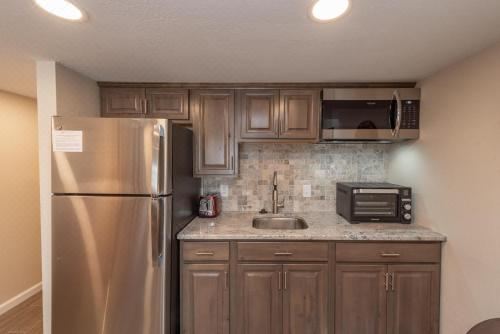 203A Efficiency One Bath One-Bedroom Apartment