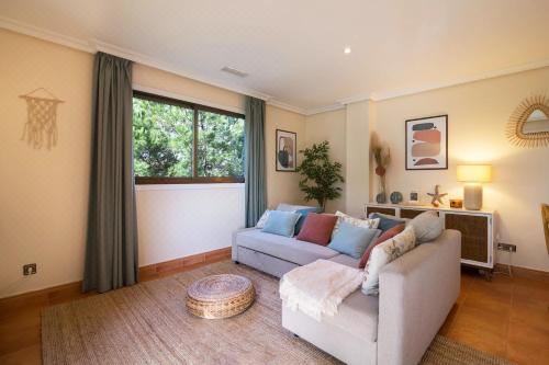 高级一卧室带阳台公寓