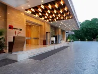 The Metropolitan Hotel & Spa New Delhi Hotels in 