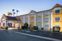 Super 8 by Wyndham Harlingen TX
