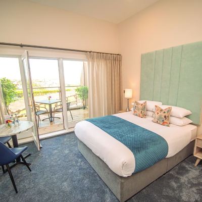 Double Room with Balcony and Beach View
