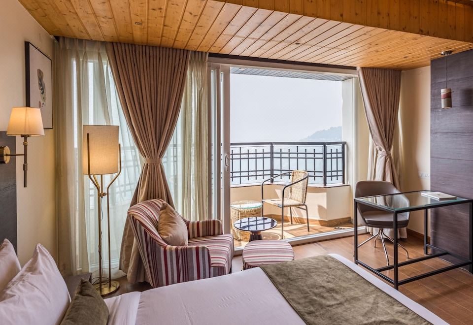 套房 - 帶陽台（Kanchenjunga）