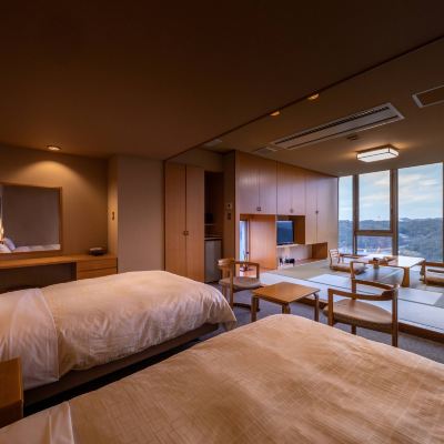 Relax In A Japanese-Western Style Room (10 Tatami Japanese Style Room + Twin Room) [Japanese-Western Room][Non-Smoking][Ocean View]