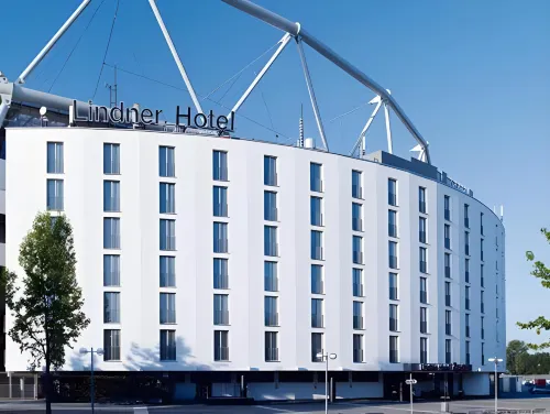 The Curve Hotel BayArena