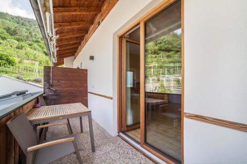 高级一卧室带阳台公寓